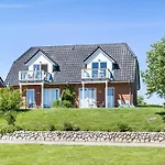 Holiday home Haushaelfte Schobuell