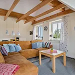 Holiday home Haushaelfte Schobuell Nordstrand